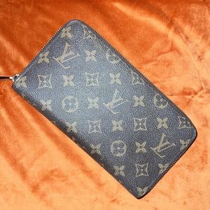 LV zipper wallet